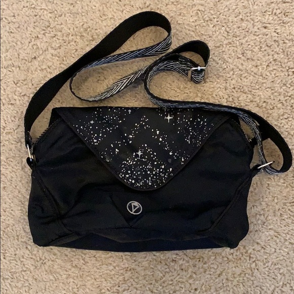 lululemon athletic bag
